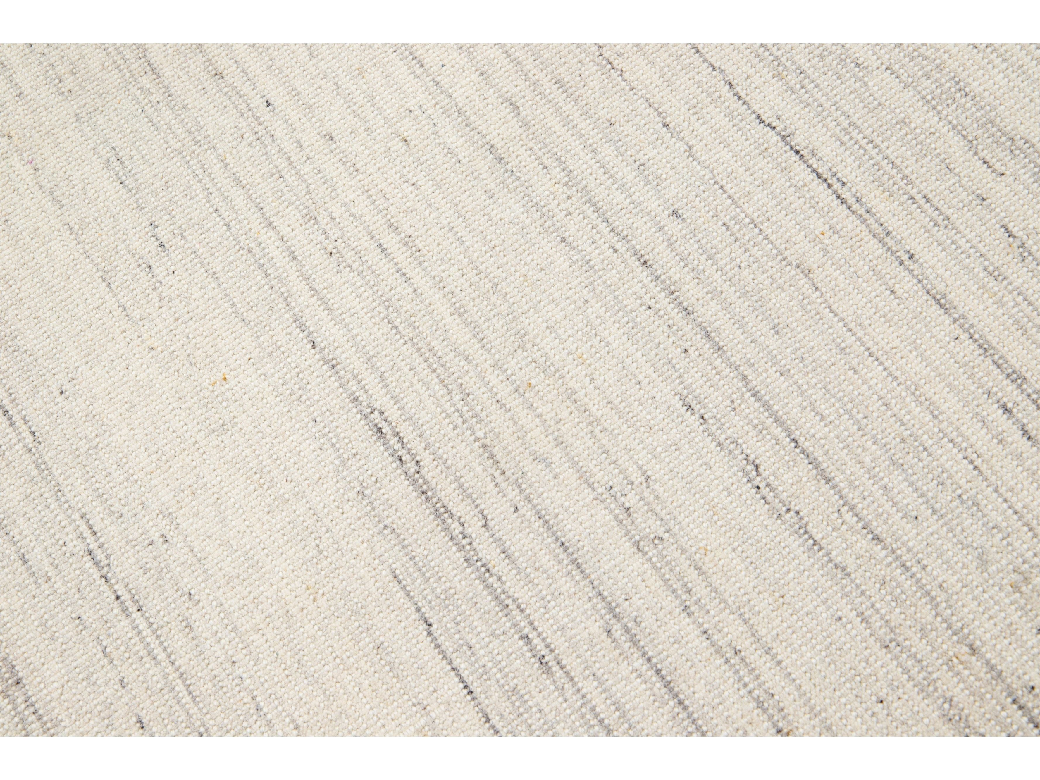 Modern Groove Collection Rug 6 x 9