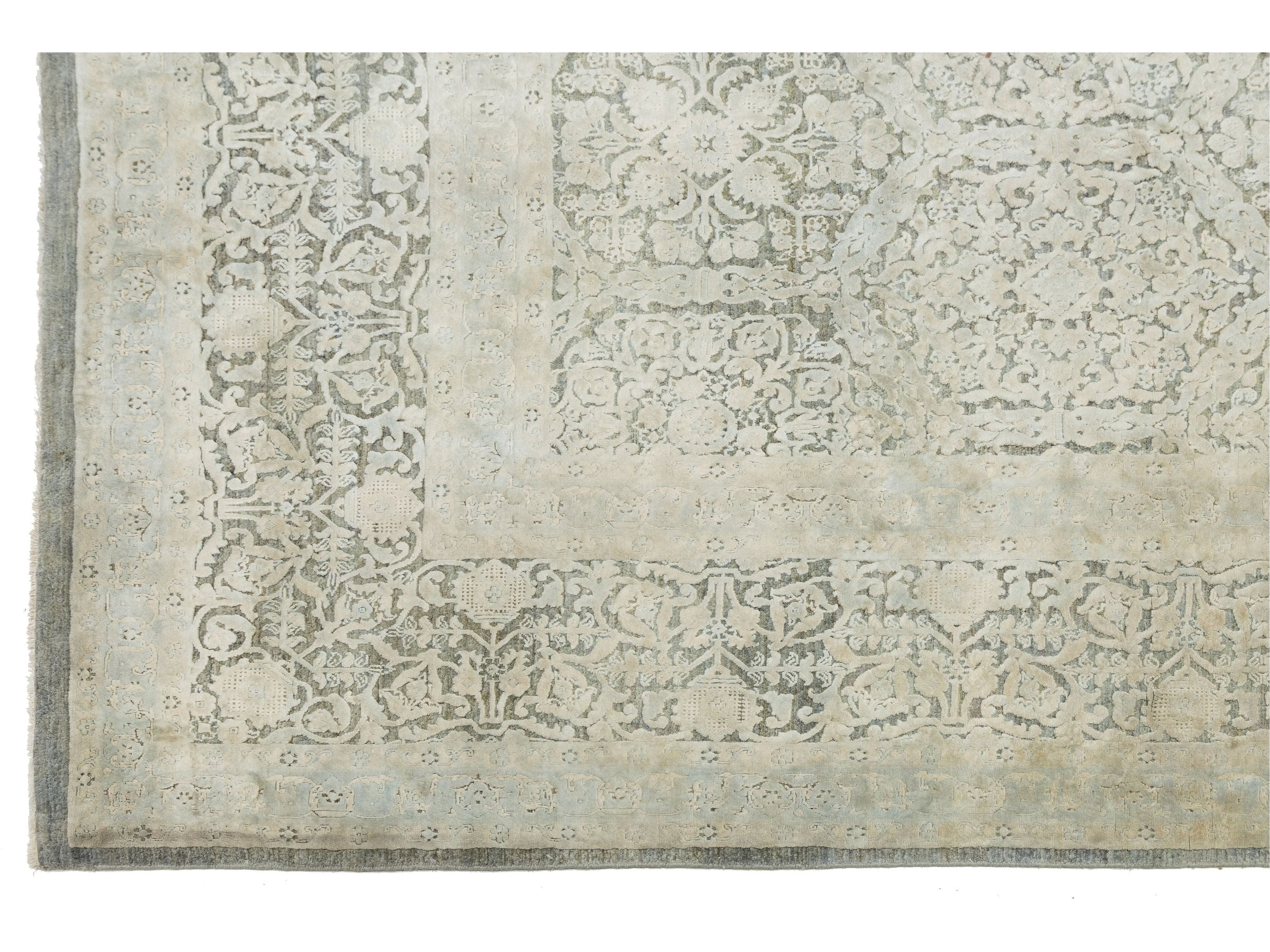 Modern Transitional Wool and Silk Rug 14 X 18