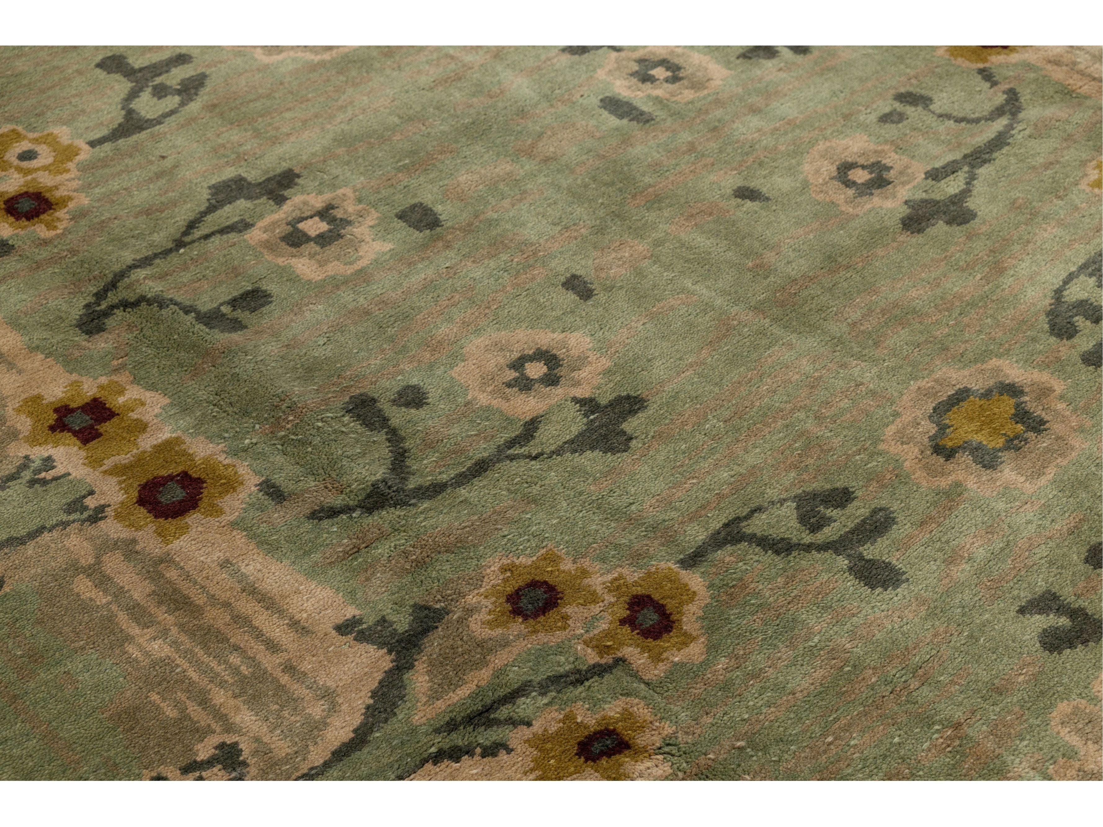 Modern Donegal Arts & Crafts Wool Rug 12 X 18
