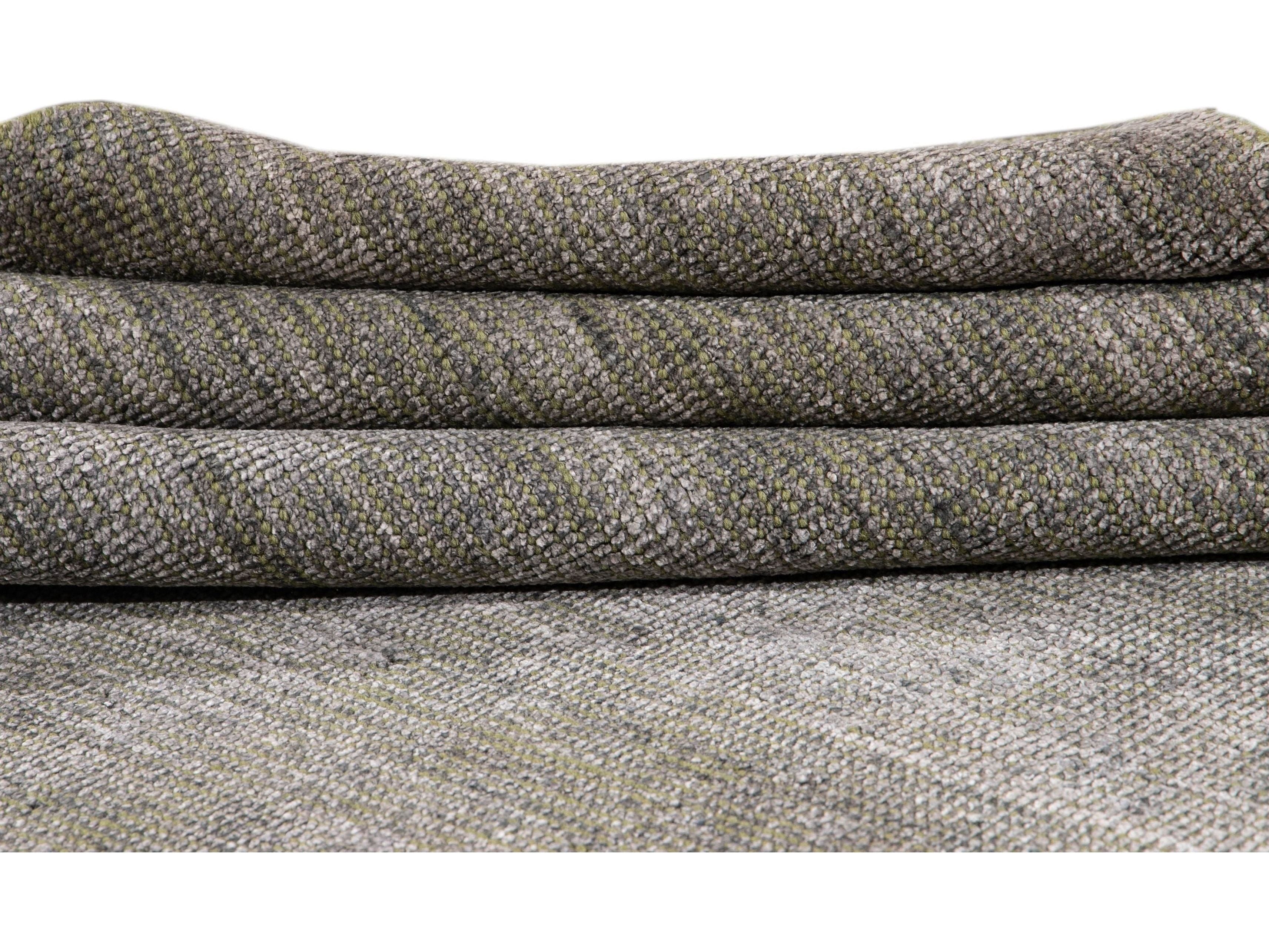 Modern Groove Collection Rug 10 x 11