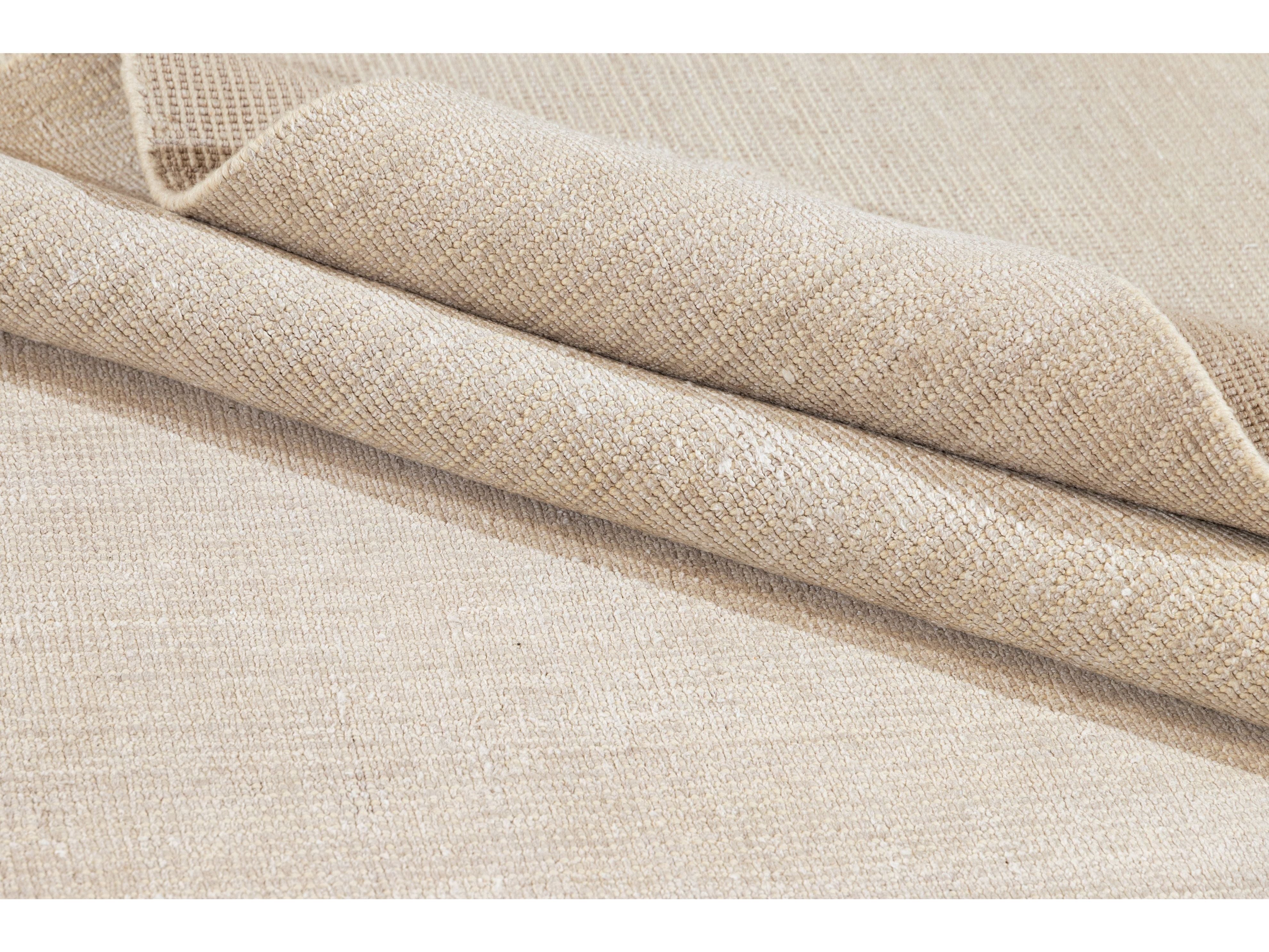 Modern Groove Collection Rug 7 x 18