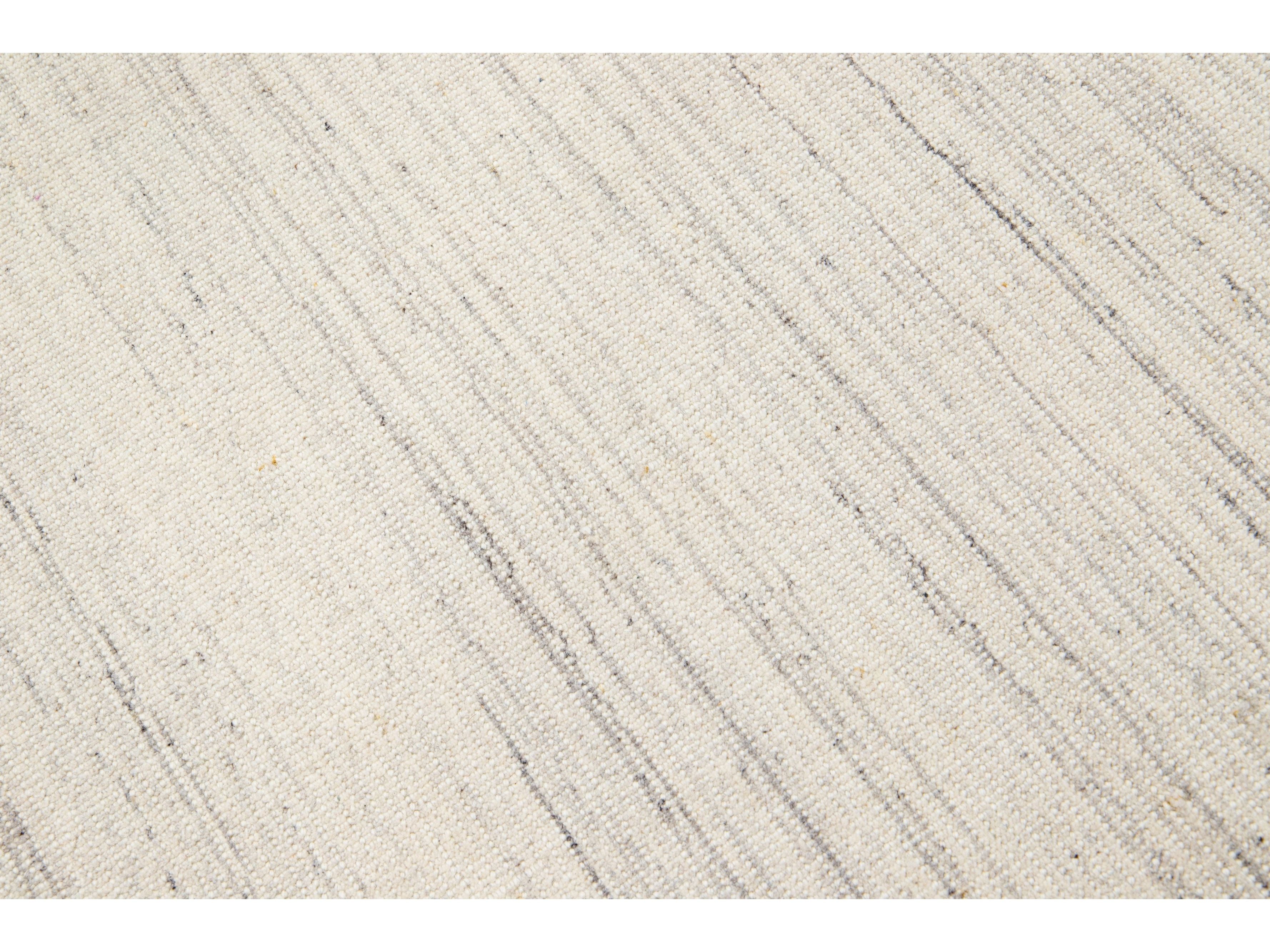 Modern Groove Collection Rug 6 x 9
