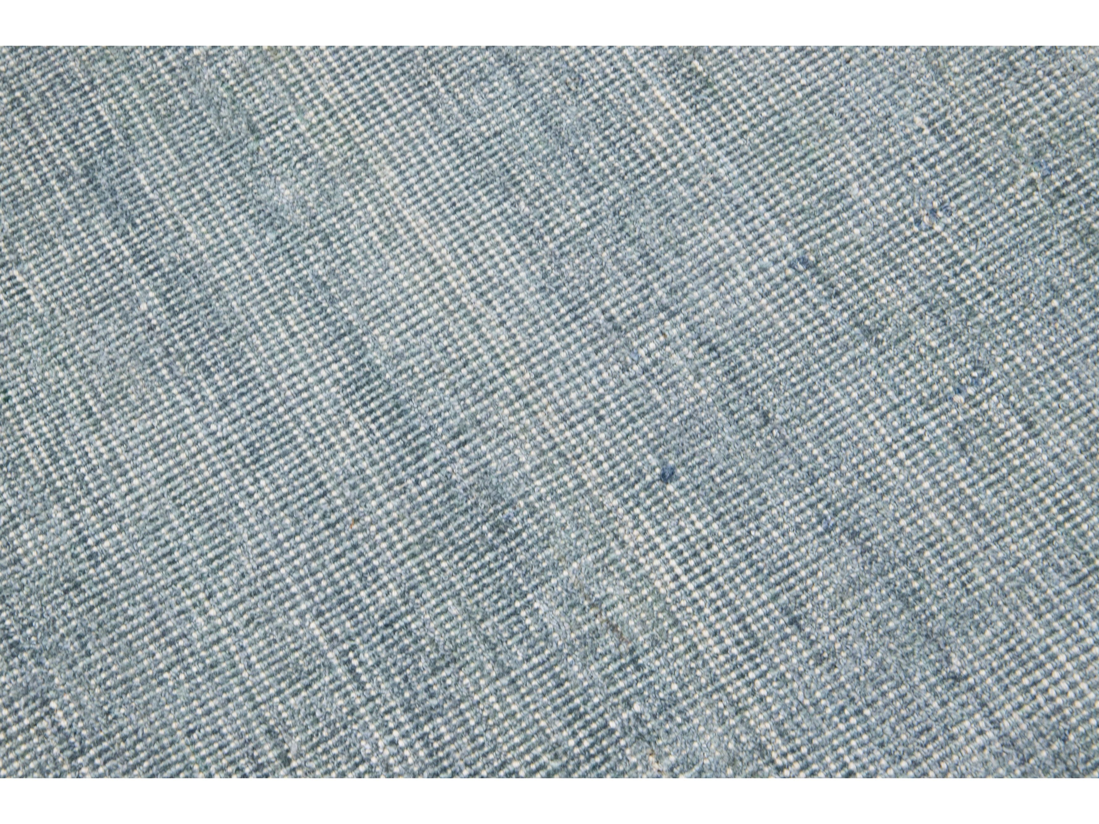 Modern Groove Collection Rug 4 x 6