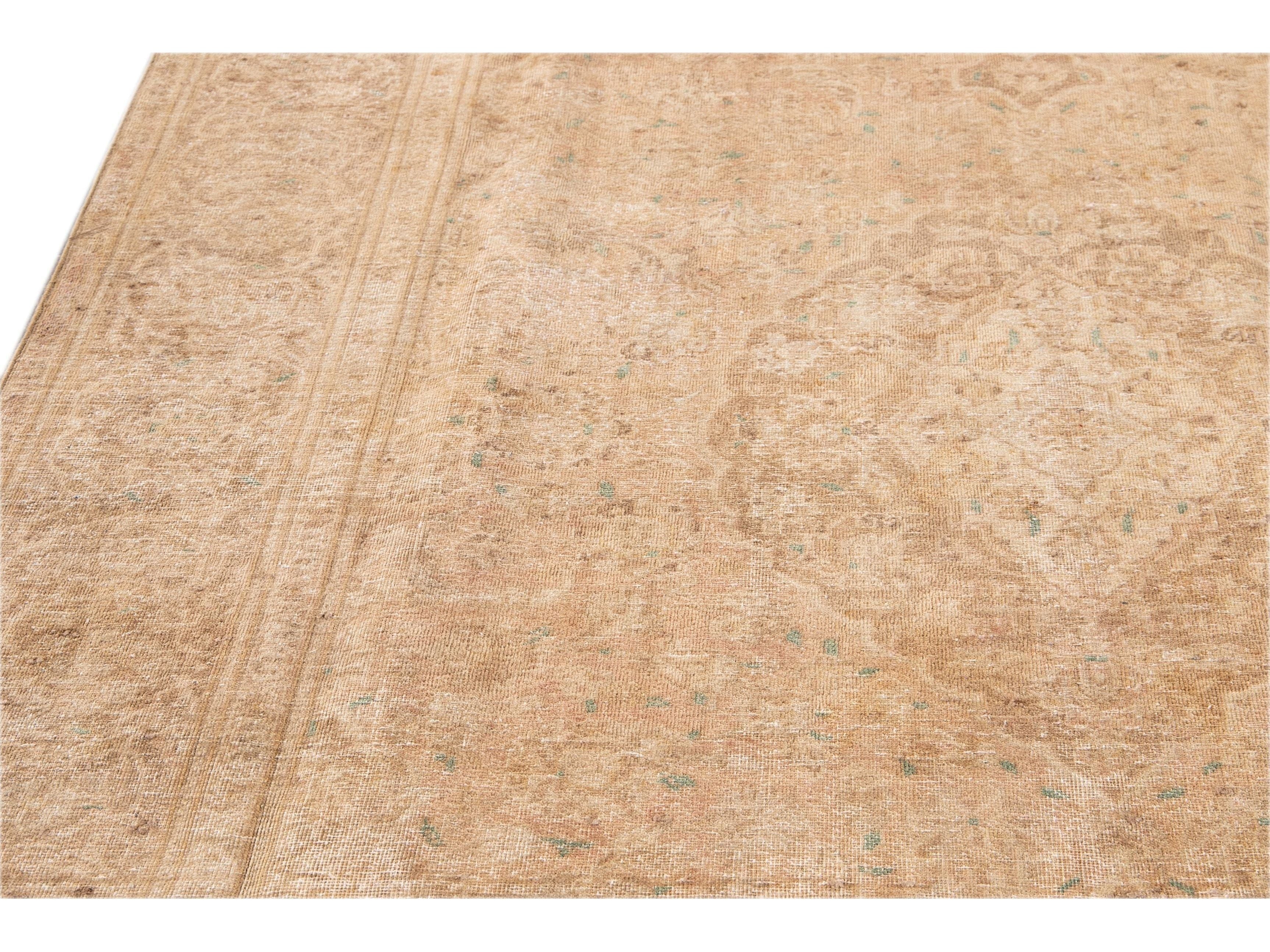 Vintage Shabby Chic Beige Handmade Medallion Wool Rug