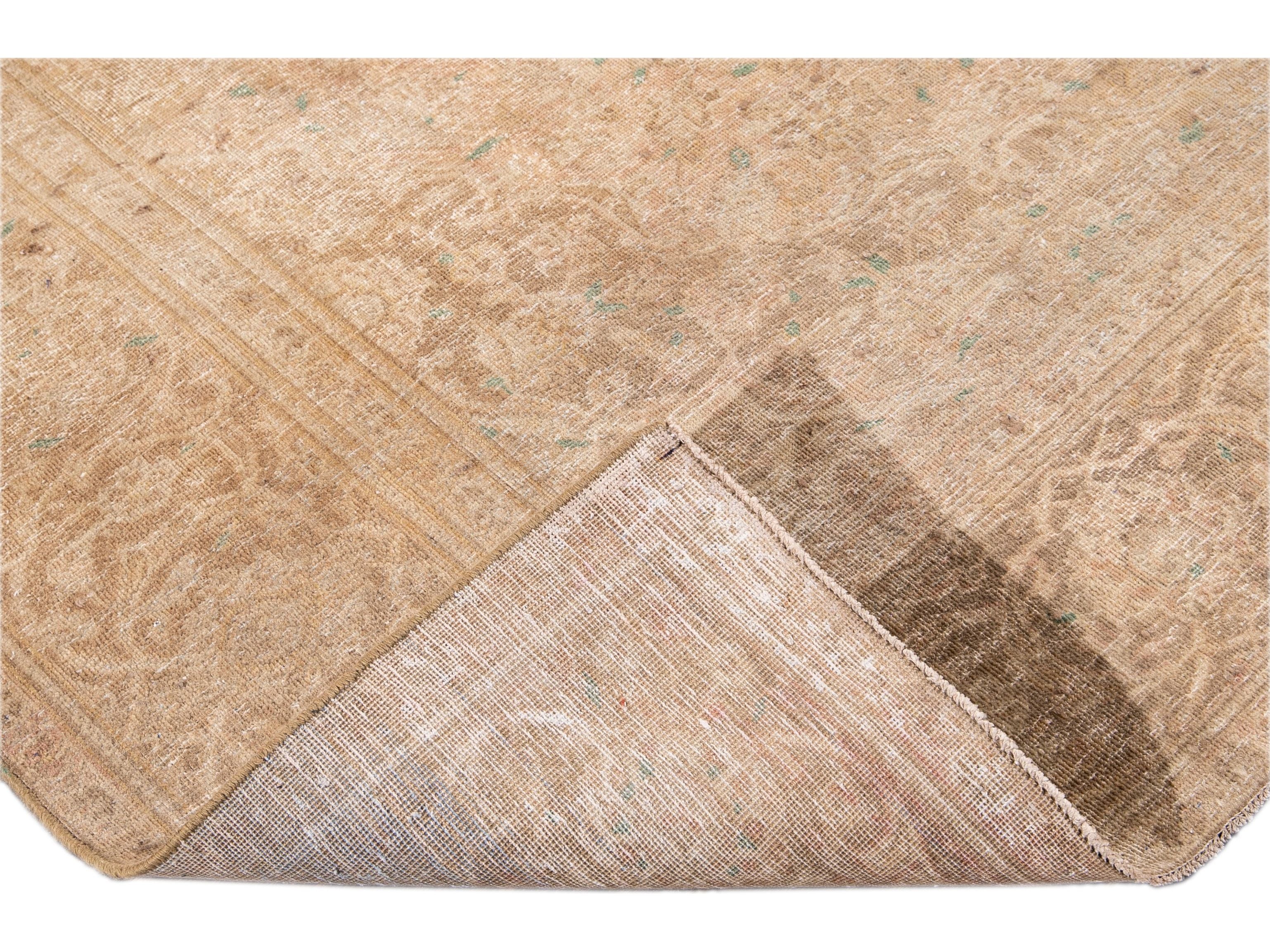 Vintage Shabby Chic Beige Handmade Medallion Wool Rug