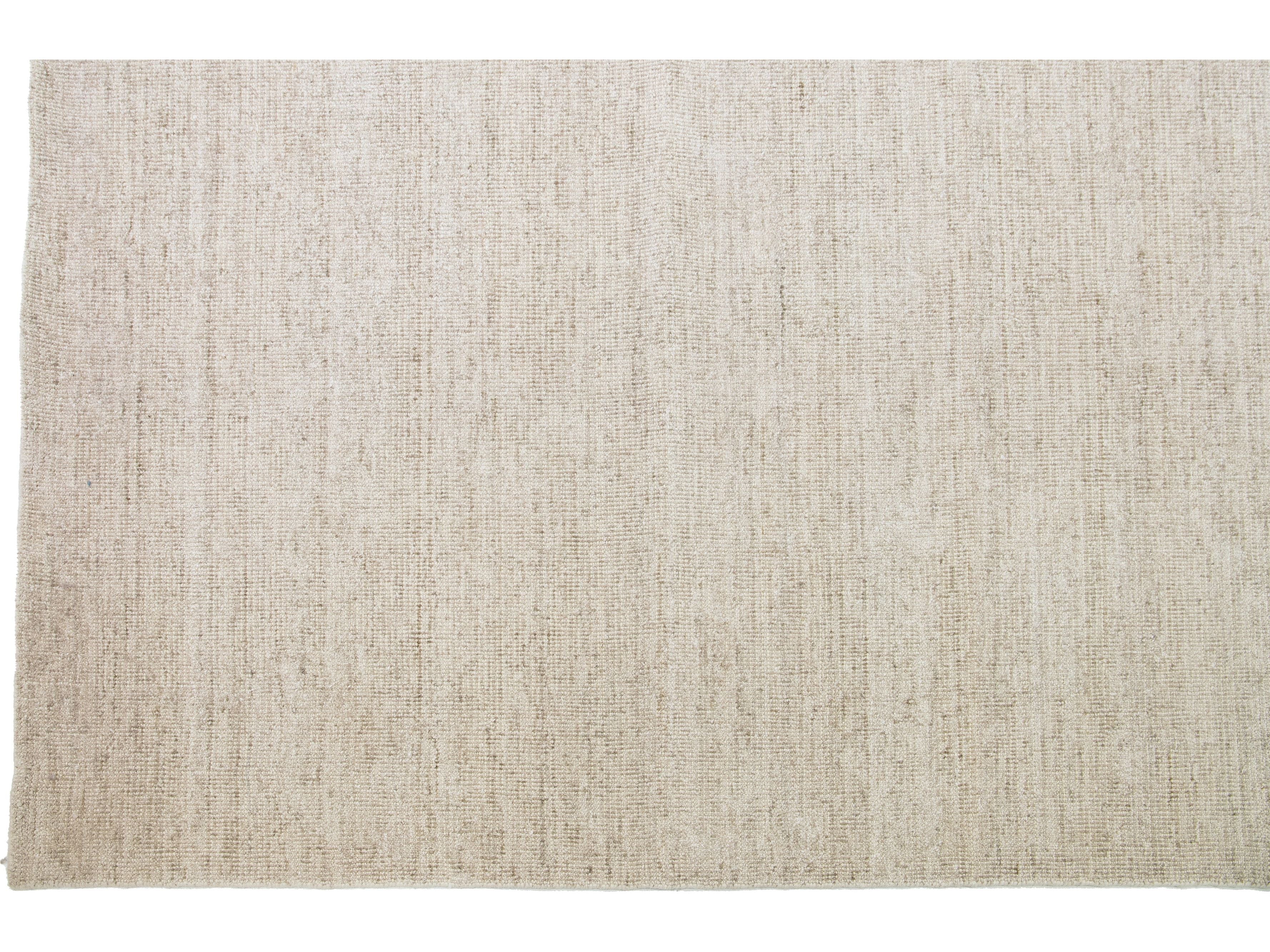 Modern Groove Collection Rug 15 x 15