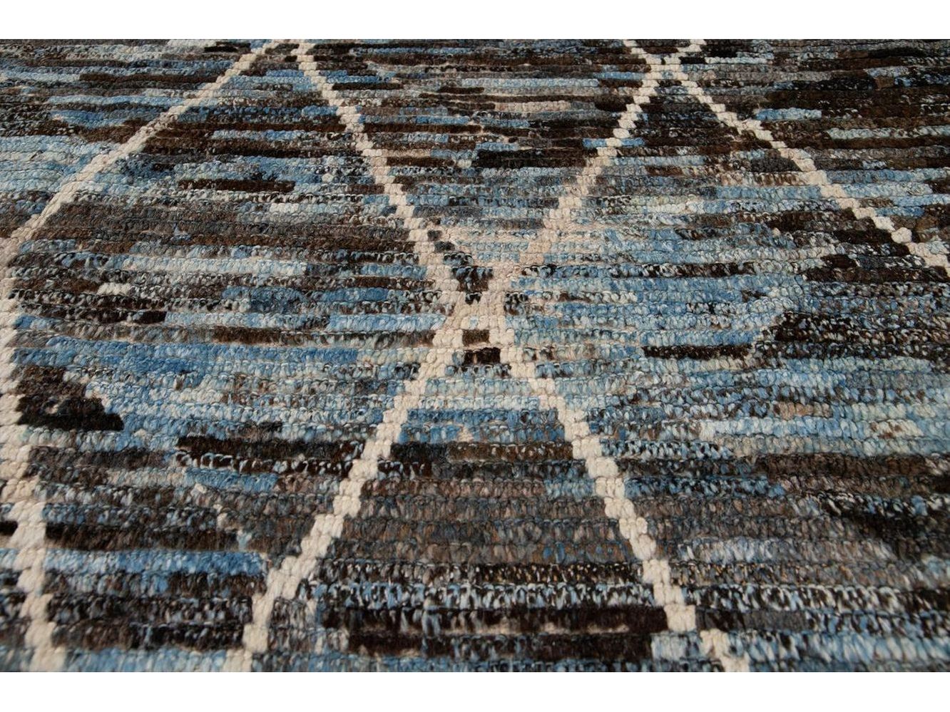 Modern Moroccan-Style Room Size Wool Rug 7 X 9
