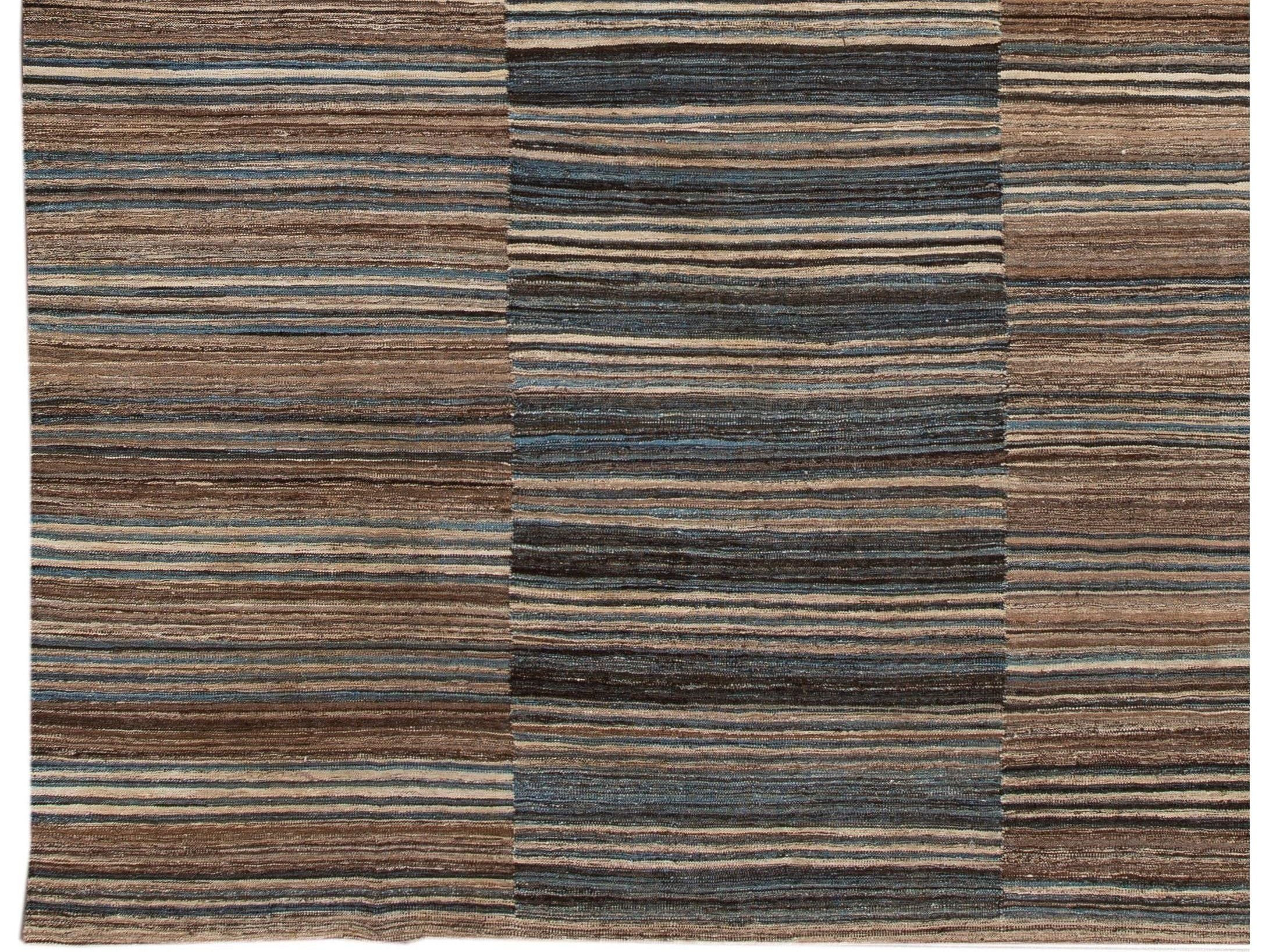 Modern Flat-Weave Wool Rug 10 X 14