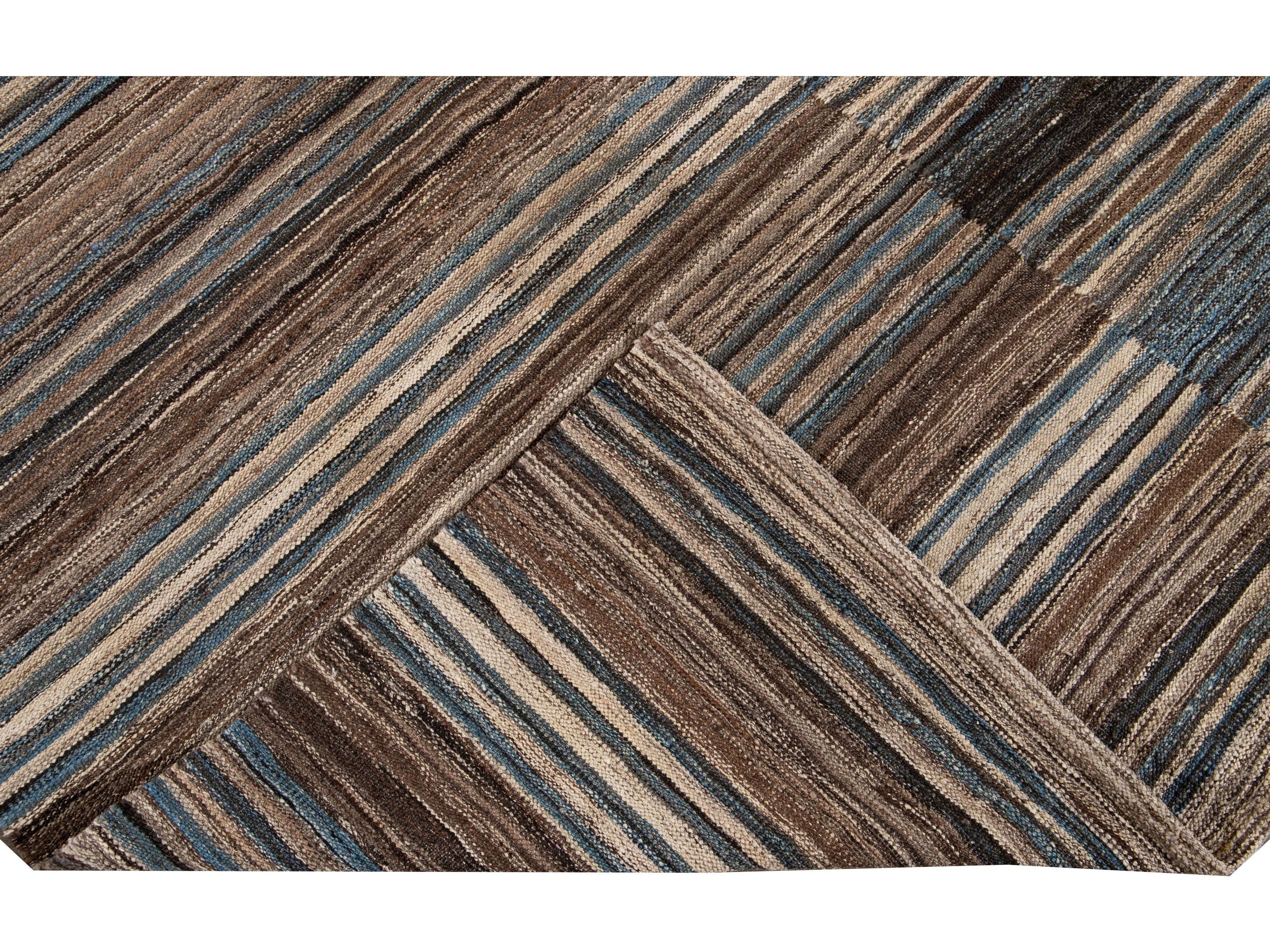 Modern Flat-Weave Wool Rug 10 X 14