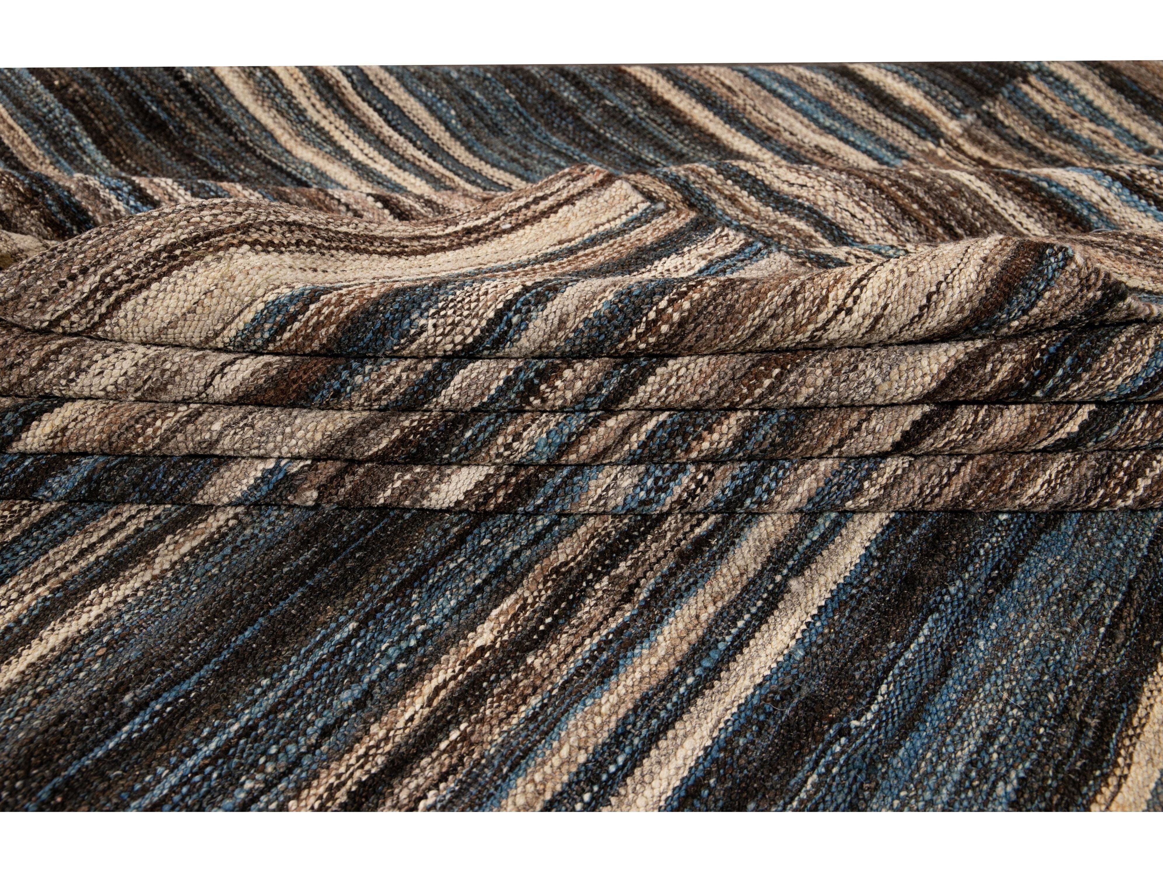 Modern Flat-Weave Wool Rug 10 X 14