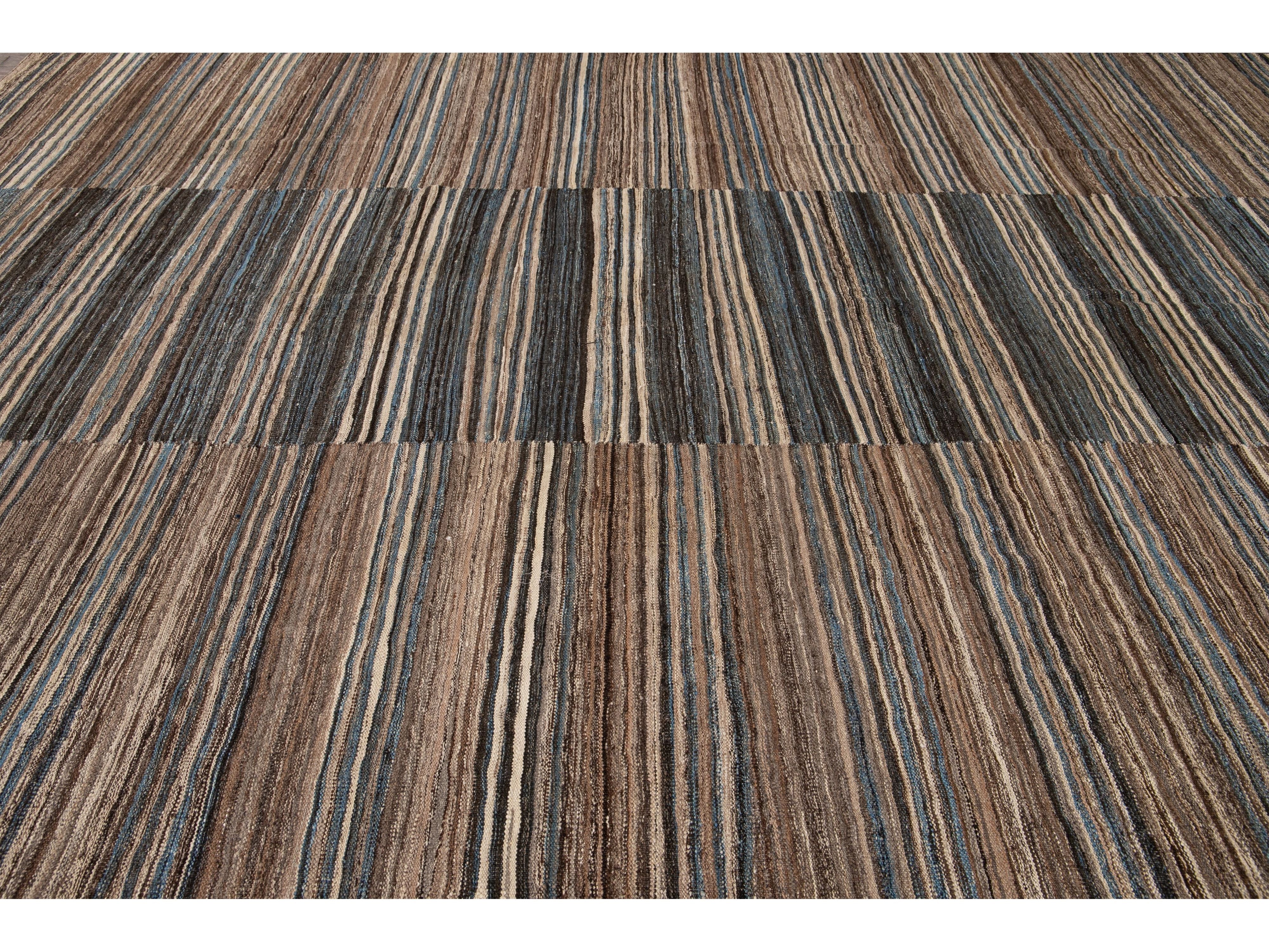 Modern Flat-Weave Wool Rug 10 X 14