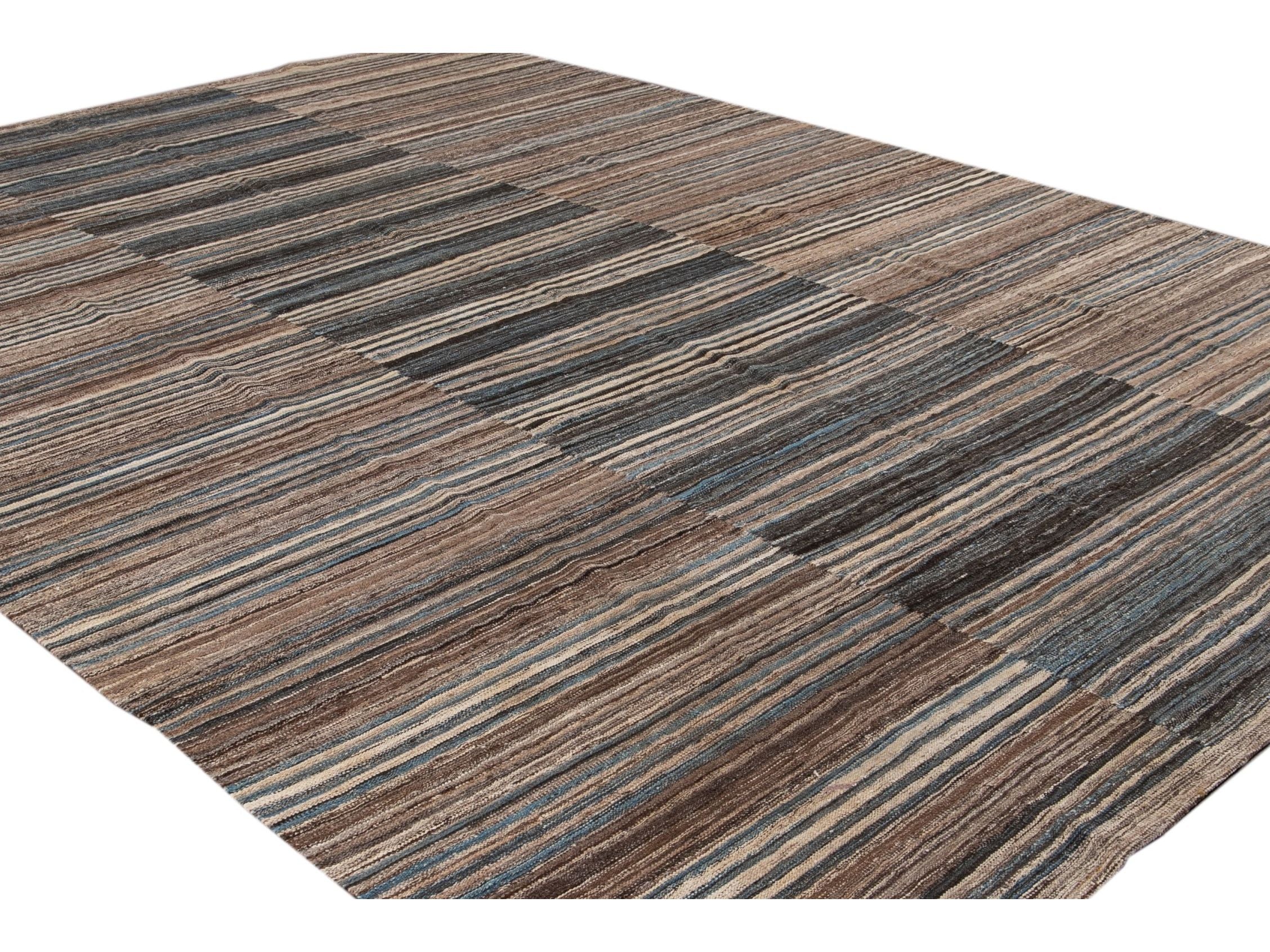 Modern Flat-Weave Wool Rug 10 X 14