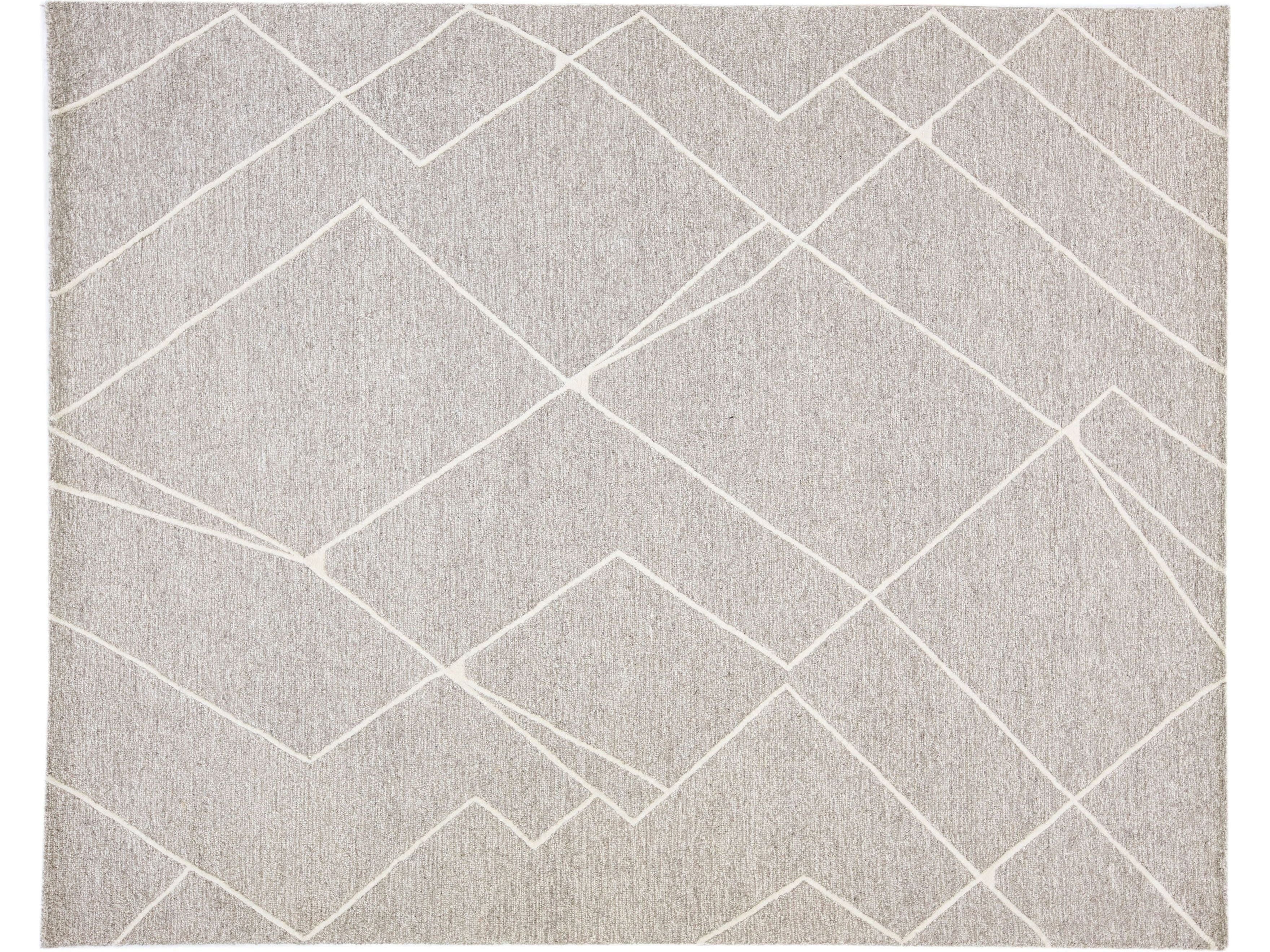 Contemporary Texture Gray & Ivory Hand-Tufted Geometric Wool Rug