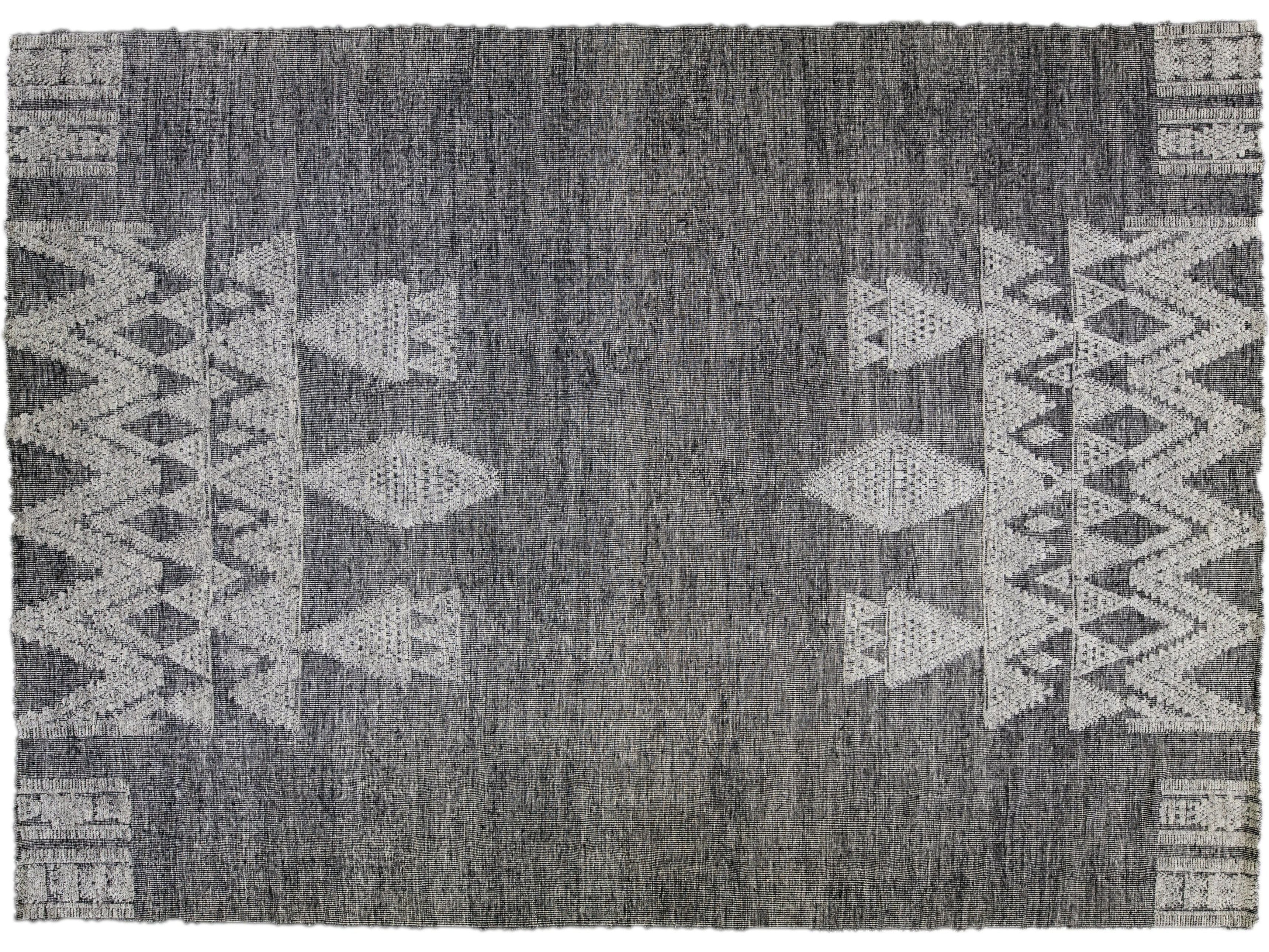 Modern Apadana's Safi Collection Handmade Gray Designed Wool Rug